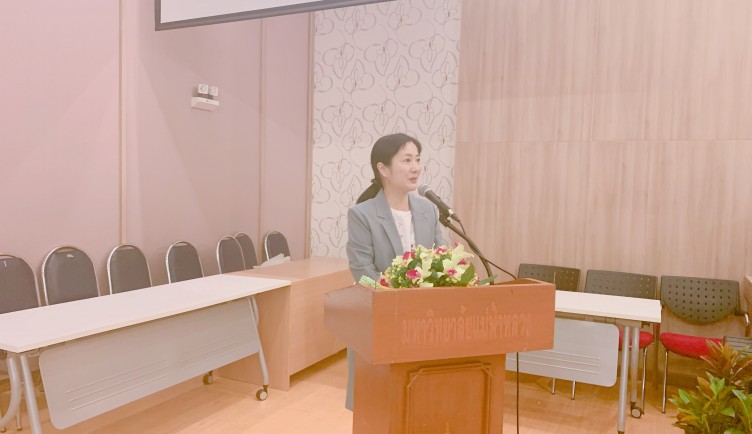 Public Lecture on  The Abdication of Japanese Emperors from the Past